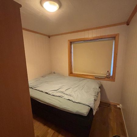 Rom Til Leie I Sentrum Med Gratis Parkering Ved Leiligheten Apartment Harstad Exterior photo